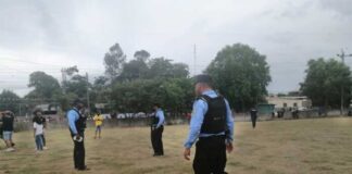 Dos muertos y varios heridos dejó una balacera en una cancha en Choloma, Cortés