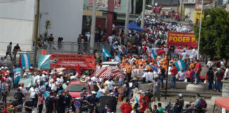Los trabajadores hondureños reclaman sus derechos en el Día Internacional del Trabajo