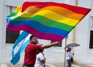 Víctor Grajeda, el primer diputado declarado abiertamente gay en Honduras