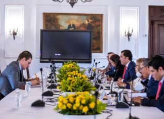 El FMI se reúne con el gabinete económico para continuar el trabajo con el gobierno de la presidenta Castro