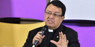 Si no hay justicia y se siguen robando el dinero, seguiremos trayendo cadáveres de la ruta migratoria, lamenta el padre Juan Ángel