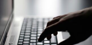 La resiliencia es clave contra el acoso online de mujeres periodistas en Honduras