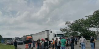 Tras varios días sin energía eléctrica, pobladores de Pimienta, Cortés se toman la CA-5