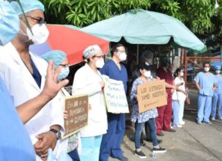 Médicos del Hospital Mario Catarino Rivas vuelven a protestar por falta de pago