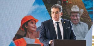 Empresarios critican que el “el país va muy lento” y urge trabajar hacia el futuro