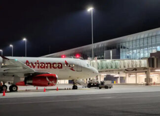 Palmerola inició operaciones nocturnas con un vuelo de Avianca