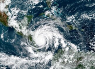 Sistema sobre el Caribe sur puede acabar como huracán en Centroamérica