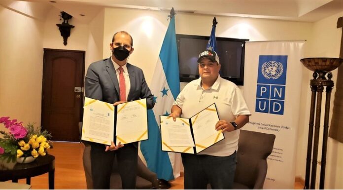 Alcaldía del Distrito Central y el PNUD firman convenio para fortalecer atención a la ciudadanía a través de herramientas digitales