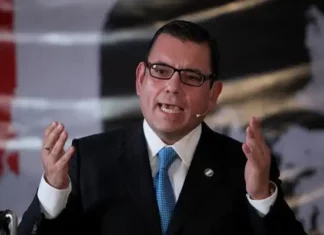 EE. UU. deja en libertad a excandidato a la presidencia de Guatemala acusado de lavado de dinero