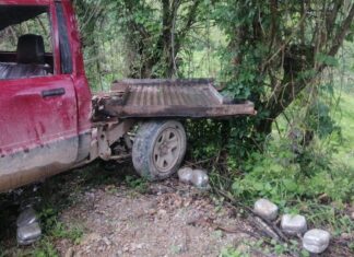 Tras persecución, individuos se accidentan y dejan vehículo abandonado con varios paquetes de marihuana en Olancho