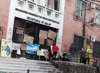 Empleados de Salud y colectivos de Libre protagonizan jornada de protestas en la SESAL