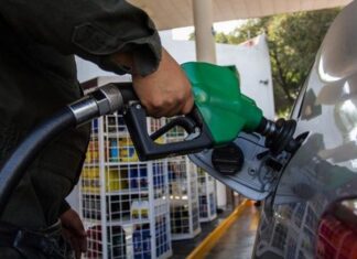 Proponen reorientar subsidio de la gasolina súper por tratarse de un bien de lujo