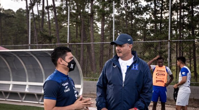 Diego Vázquez aún no firma con el Municipal de Guatemala y podría quedarse dirigiendo la H