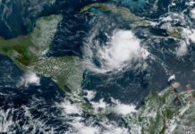 Nicaragua vigila disturbio que amenaza con ser huracán en el océano Atlántico