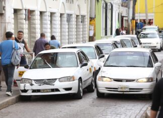 Taxistas piden un aumento de 15 lempiras en el costo del pasaje en Honduras