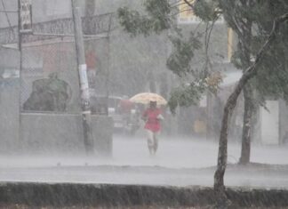 Sistema de baja presión podría convertirse en huracán al tocar suelo hondureño