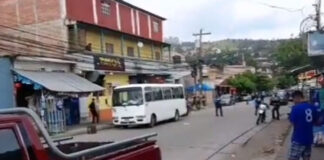 Atentado contra un bus escolar deja al menos dos personas heridas en la Residencial Honduras de Tegucigalpa
