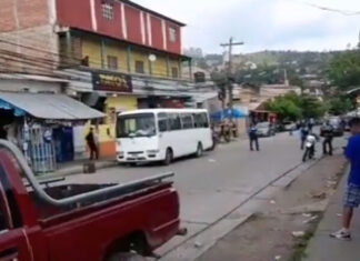 Atentado contra un bus escolar deja al menos dos personas heridas en la Residencial Honduras de Tegucigalpa