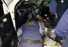 Decomisan cinco kilos de cocaína que llevaban ocultos en un vehículo en la capital