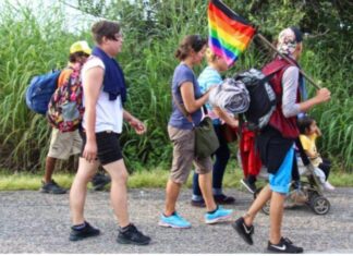 Activistas piden protección para migrantes LGBT por peligrosa ruta hacia EE. UU.