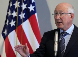 Embajador de EE. UU. en México culpa a los «gobiernos que no trabajan» en temas de migración