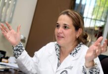 La viceministra Julissa Villanueva dice que la extracción de uñas y lengua al cadáver de Wilson Pérez es parte de la autopsia