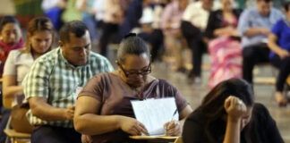 Unos 27 mil 500 maestros se han inscrito al concurso docente para aspirar a una plaza de trabajo