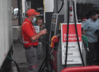 La gasolina súper tendrá rebaja de más de 5 lempiras y la regular más de 4 a partir del lunes