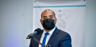 El Ministro de Educación anuncia la intervención en la departamental de Yoro