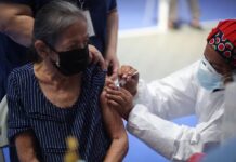Piden autorizar la quinta dosis de la vacuna anticovid para los ancianos que permanecen en los asilos del país