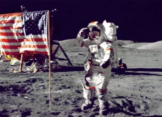 Sale a subasta la chaqueta que Aldrin llevó en la primera misión a la luna