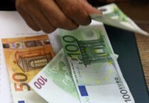 El euro cae por debajo de un dólar por primera vez en 20 años, pero se recupera rápidamente