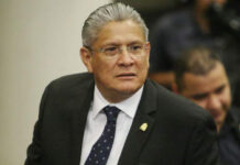 Esdras Amado López, director de Canal 36 denuncia amenazas a sus transmisiones