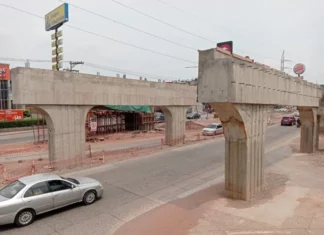 Capitalinos pagan impuestos, destaca AMDC pero la ciudad sigue destruida y sin obras