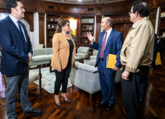 Mel Zelaya manifiesta que EE. UU. conoce la situación «crítica» en la que Xiomara recibió el gobierno
