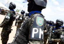 Ejecutan orden de captura contra funcionario judicial y su madre acusados por actos de corrupción