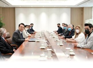 Presidente de Corea del Sur recibe al canciller hondureño Enrique Reina