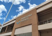 Detienen a detective de la DLCN por robo de armas, pero el MP aclara que no está vinculado a la masacre de cuatro jóvenes