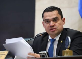Bancada del Partido Nacional exige a Luis Redondo pronunciarse sobre la Lista Engel