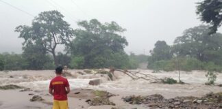 El Cuerpo de Bomberos pide a los capitalinos estar atentos ante los posibles desbordamientos de ríos