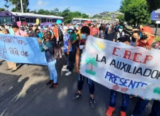 Campesinos de Colón llegan a protestar a Tegucigalpa exigiendo el cumplimiento de acuerdos