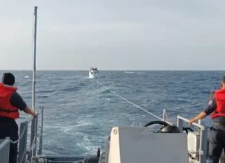 Fuerza Naval rescata embarcación con tripulantes a la deriva en Puerto Castilla, Gracias a Dios