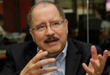 EE. UU. se excede en sus funciones diplomáticas, dice vicepresidente del Congreso