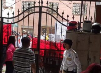 Empleados de hospitales psiquiátricos protestan frente a Salud por falta de pago