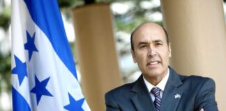 El exembajador Hugo Llorens será el nuevo lobbista del gobierno de Xiomara Castro