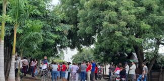 Los católicos reciben la misa en la calle debido a la restricción policial en Nicaragua