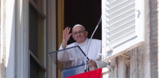 El papa pide misericordia para el «atormentado pueblo ucraniano»
