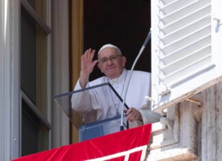 El papa pide misericordia para el «atormentado pueblo ucraniano»
