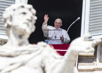 El papa otorga la gestión exclusiva de activos financieros al banco vaticano