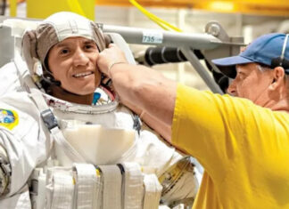 Astronauta de origen salvadoreño viajará dentro de unas semanas al espacio